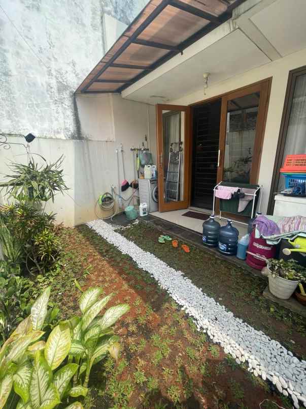 dijual rumah sawah lama ciputat bintaro