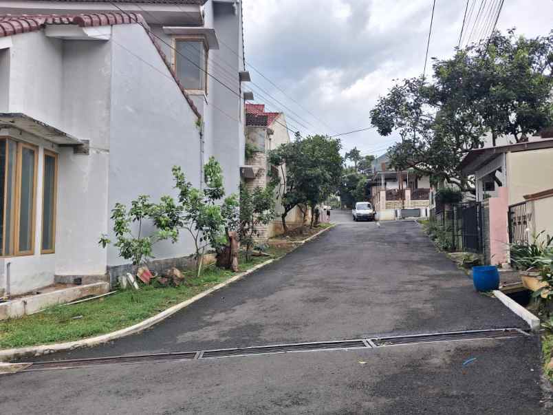 dijual rumah sawunggaling
