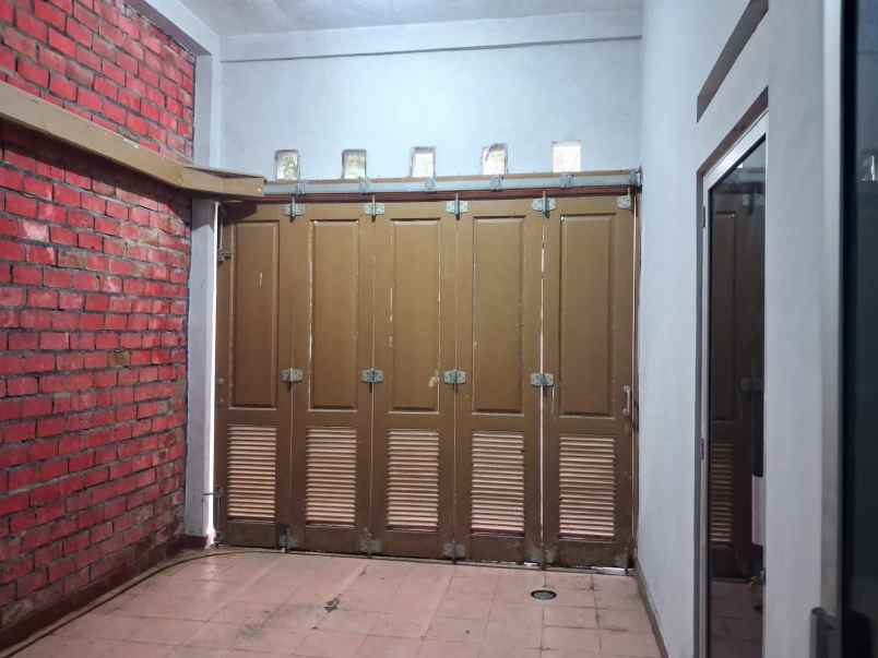 dijual rumah sawunggaling