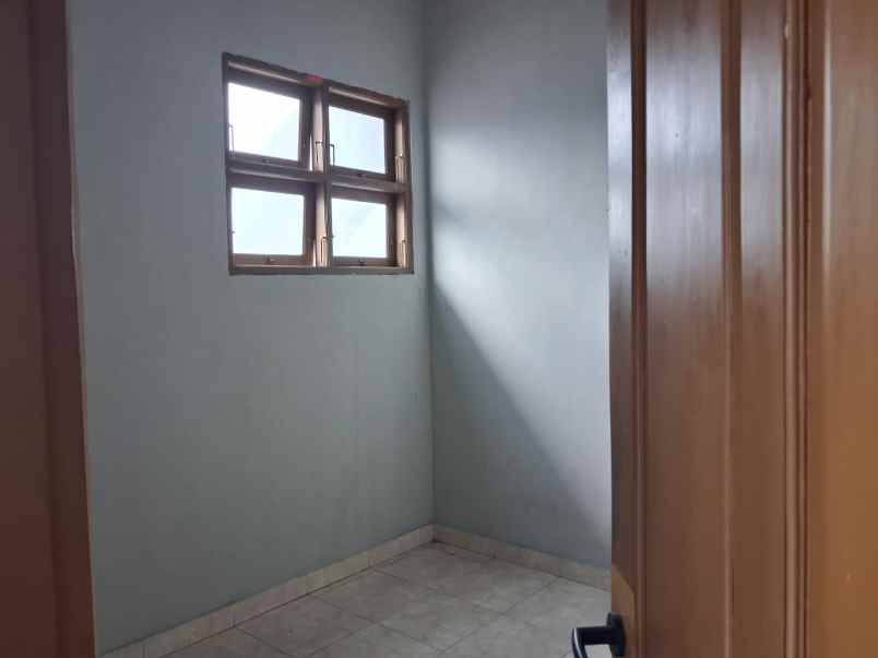 dijual rumah sawunggaling