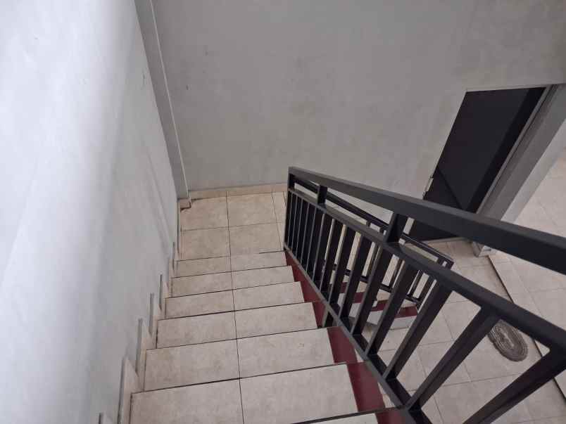 dijual rumah sawunggaling