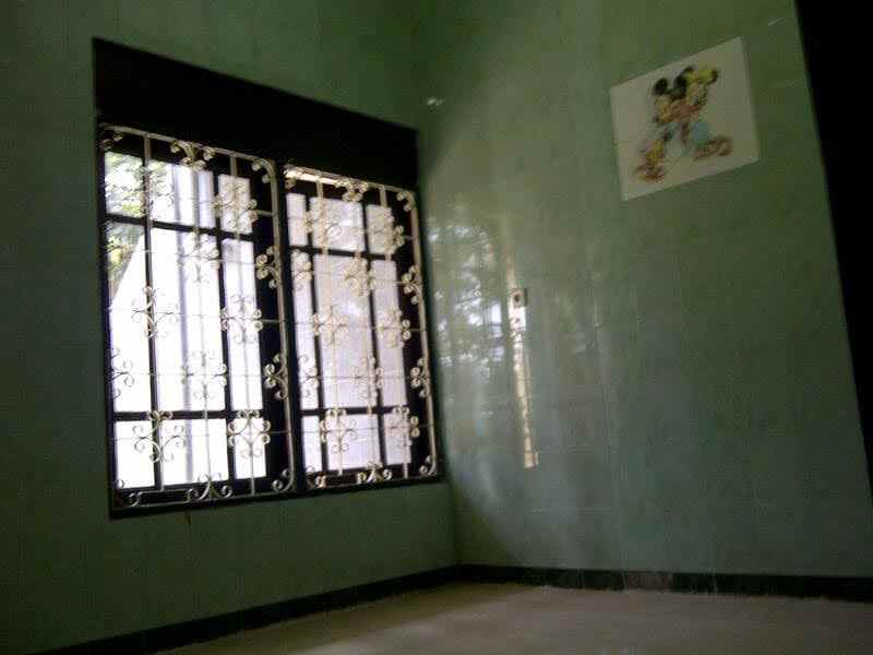 dijual rumah semolowaru