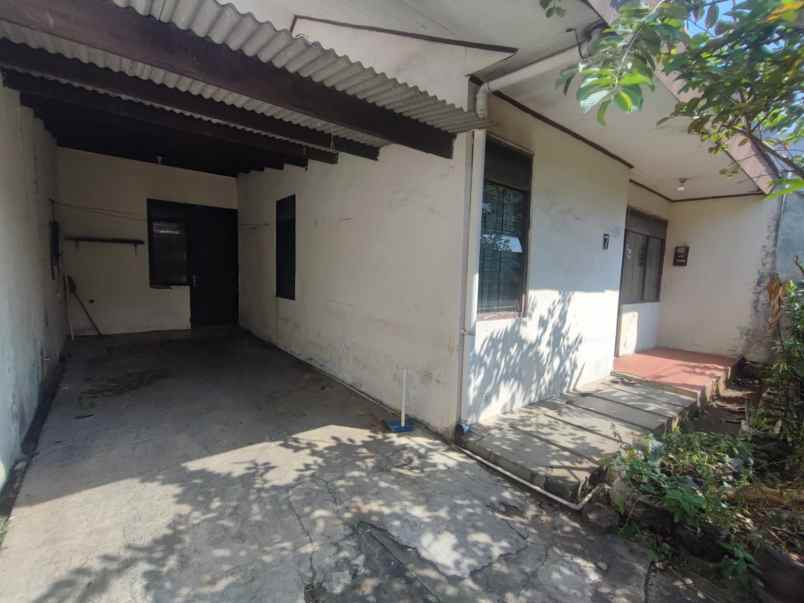 dijual rumah senam