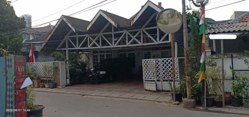 dijual rumah senen