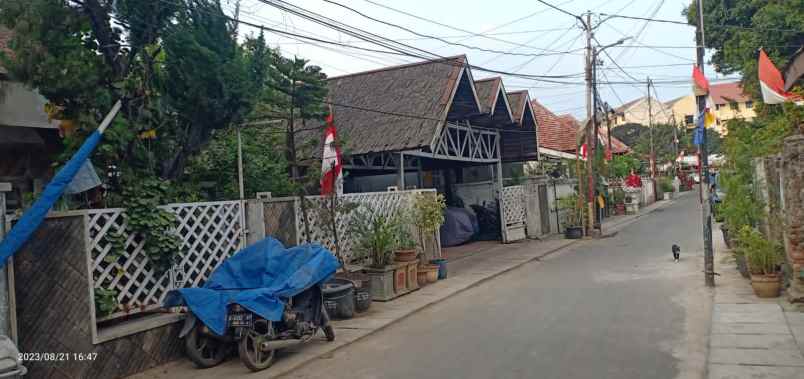 dijual rumah senen