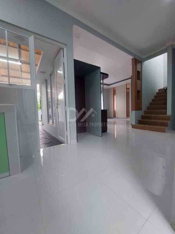 dijual rumah serpong park jelupang