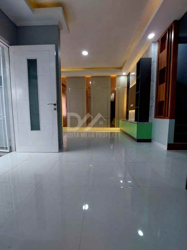 dijual rumah serpong park jelupang