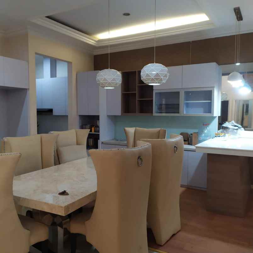 dijual rumah setraduta setra duta