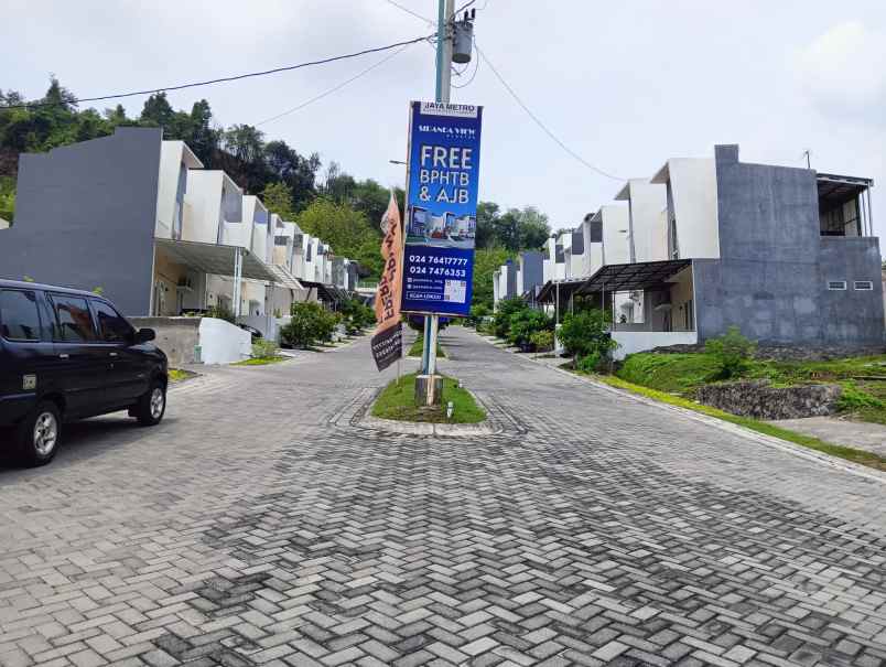 dijual rumah siranda view bukit kencana