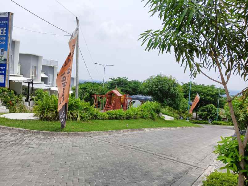 dijual rumah siranda view bukit kencana