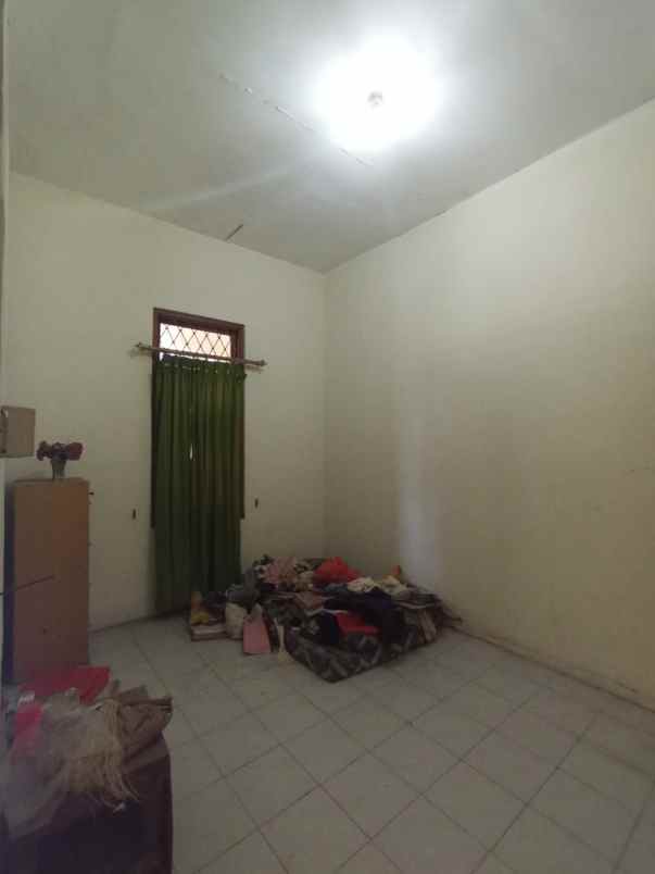 dijual rumah strategis siap huni di tenggilis surabaya