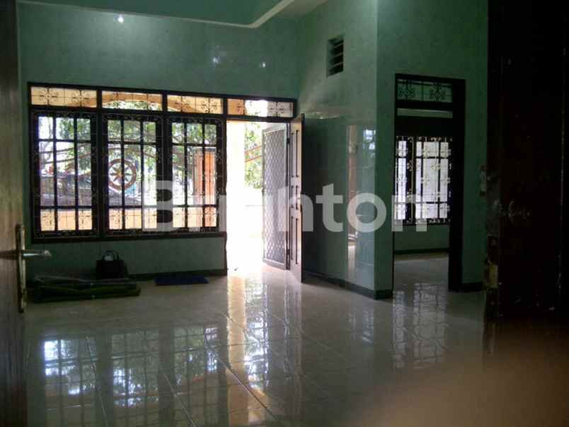 dijual rumah sukosemolo