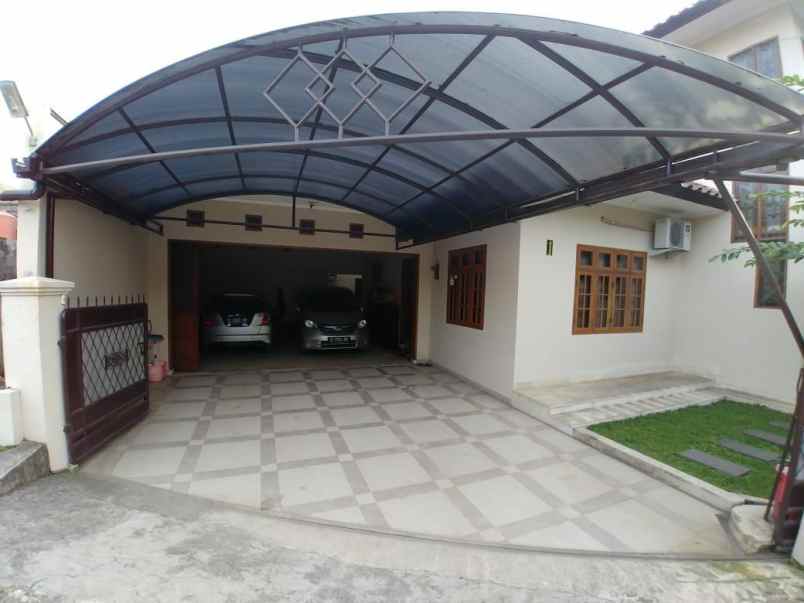 dijual rumah suryalaya timur buahbtu