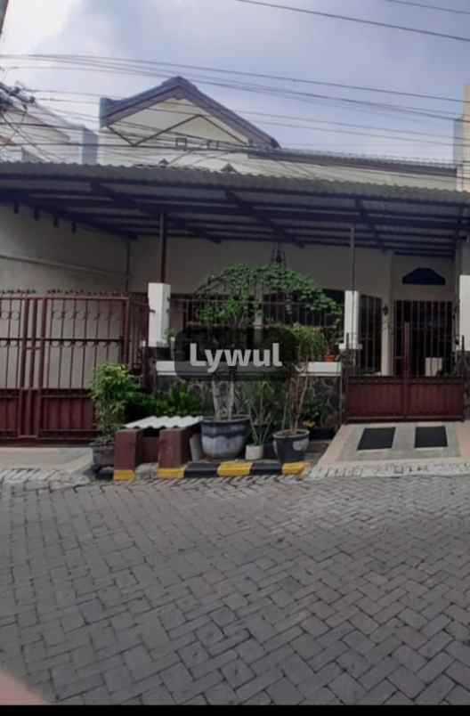 dijual rumah sutorejo indah