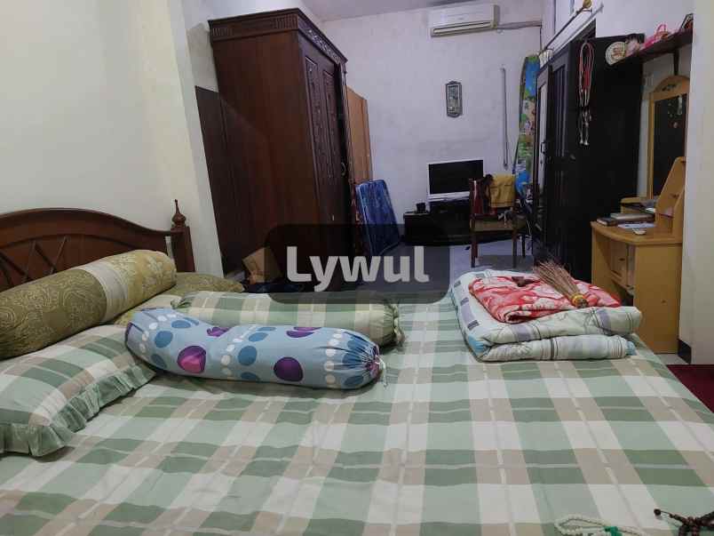 dijual rumah sutorejo indah