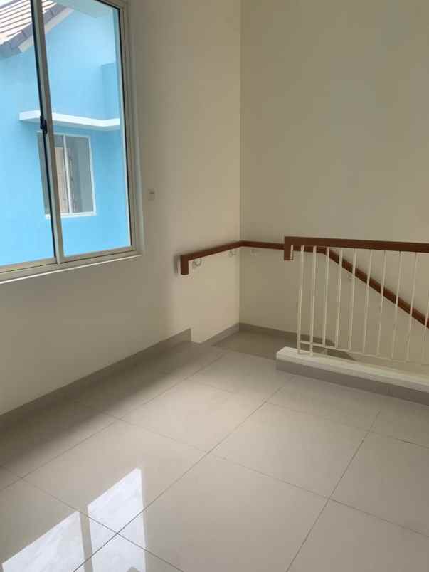 dijual rumah suvarna sutera cluster catriona