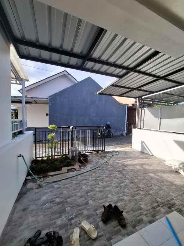 dijual rumah tamanan