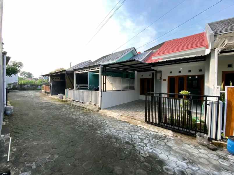 dijual rumah tamanan