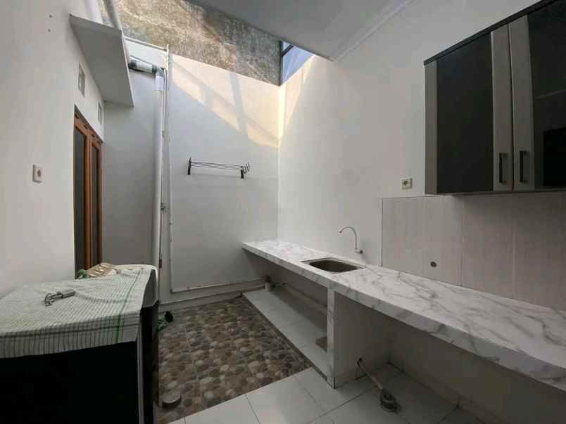 dijual rumah tamanan