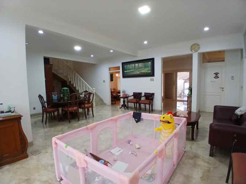 dijual rumah tanjung barat indah