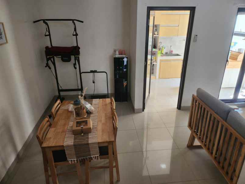 dijual rumah telukjambe timur