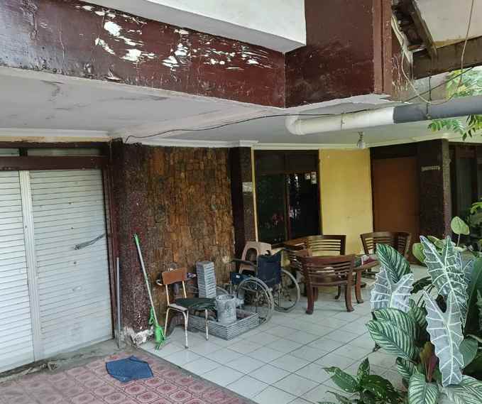 dijual rumah tenggilis