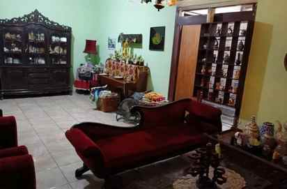 dijual rumah tenggilis