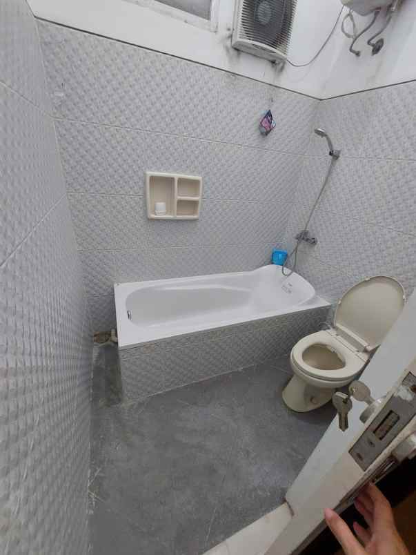 dijual rumah tenggilis