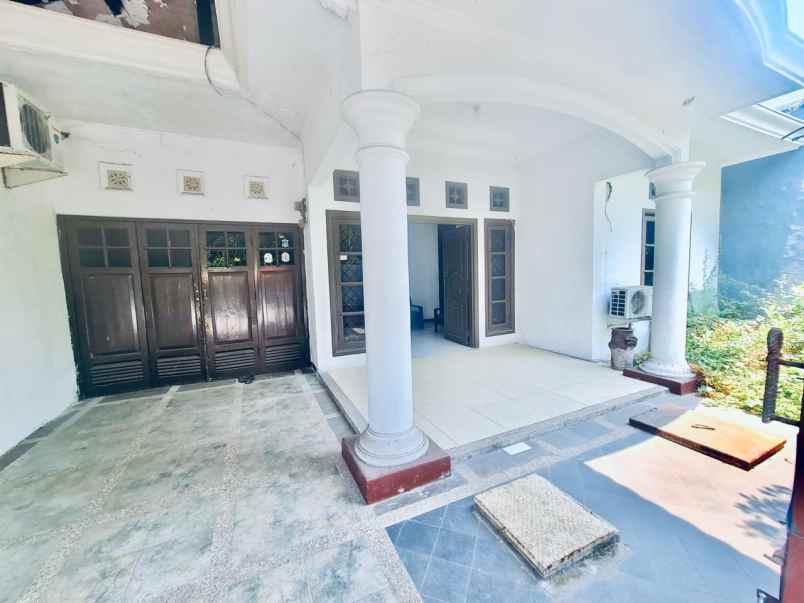 dijual rumah tenggilis utara