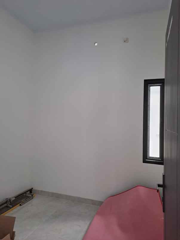 dijual rumah tr00185