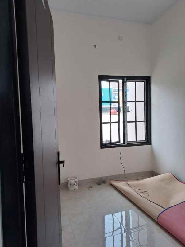 dijual rumah tr00185