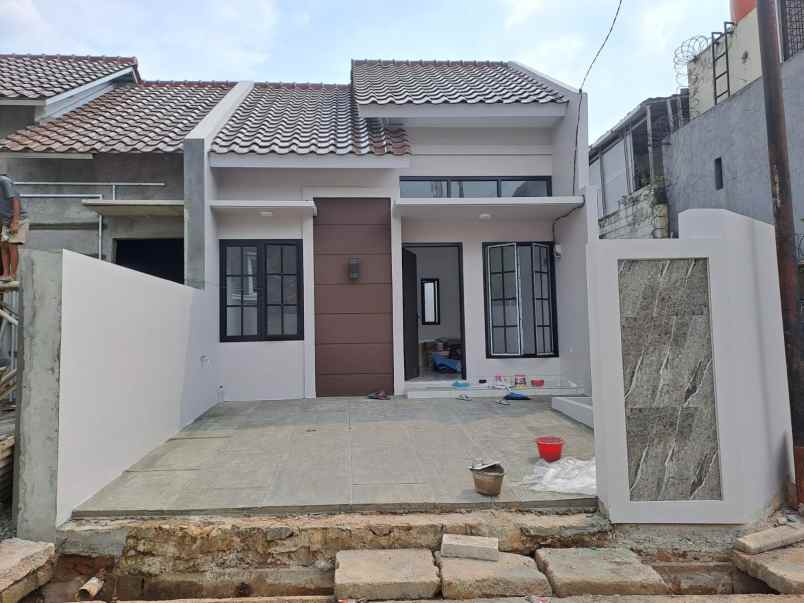 dijual rumah tr00185