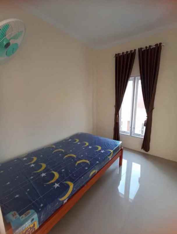 dijual rumah trihanggo