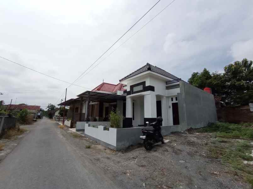 dijual rumah trunuh klaten selatan klaten