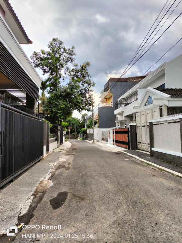 dijual rumah turangga