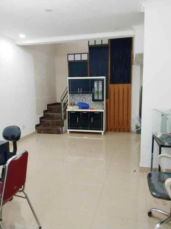 dijual rumah turangga