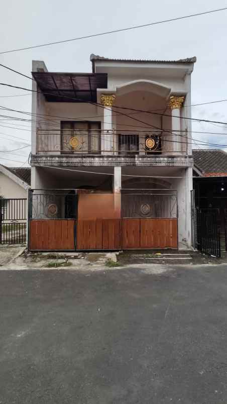 dijual rumah villa bukit tidar