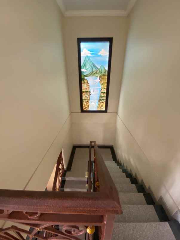 dijual rumah villa westwood pakuwon city