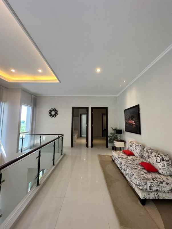 dijual rumah waterfront citraland utama