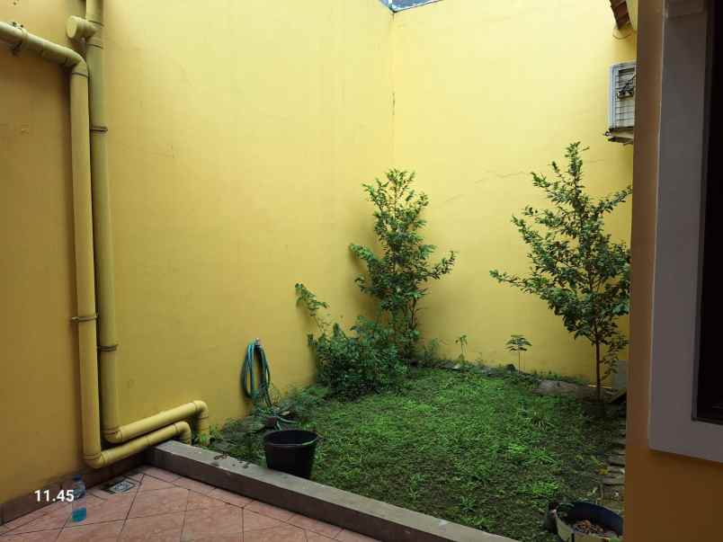 dijual rumah wisata bukit mas