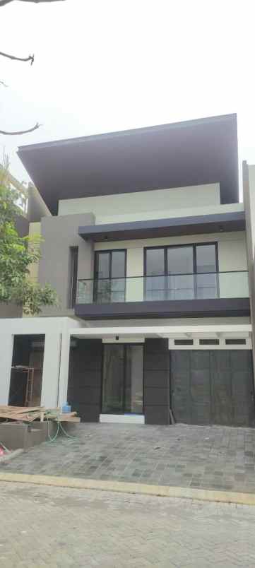 dijual rumah woodland