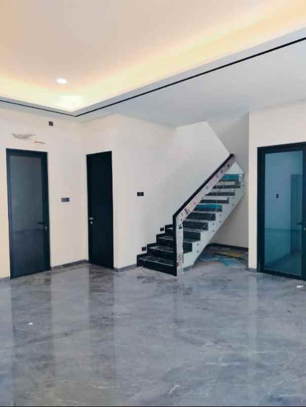 dijual rumah woodland citraland