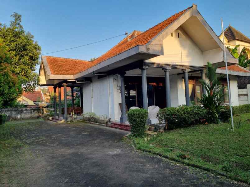 dijual rumah wr supratman