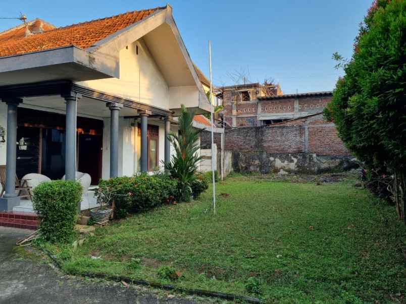 dijual rumah wr supratman