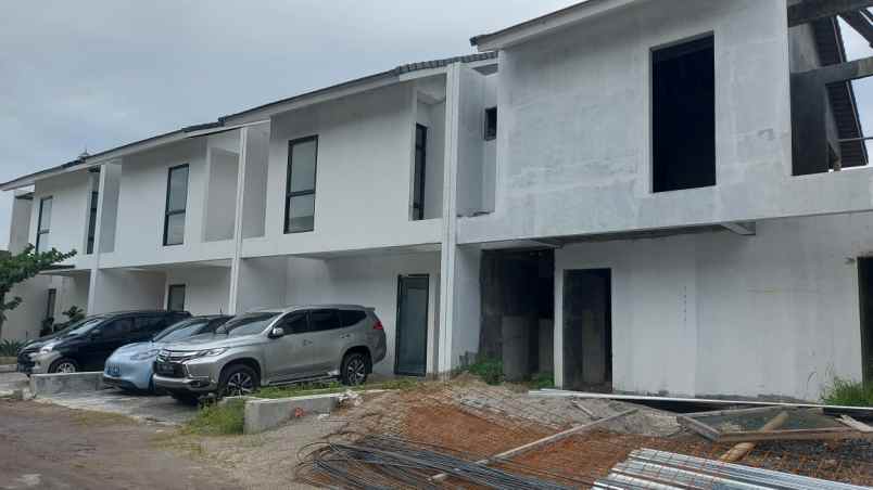 dijual rumah zara residence jl moh