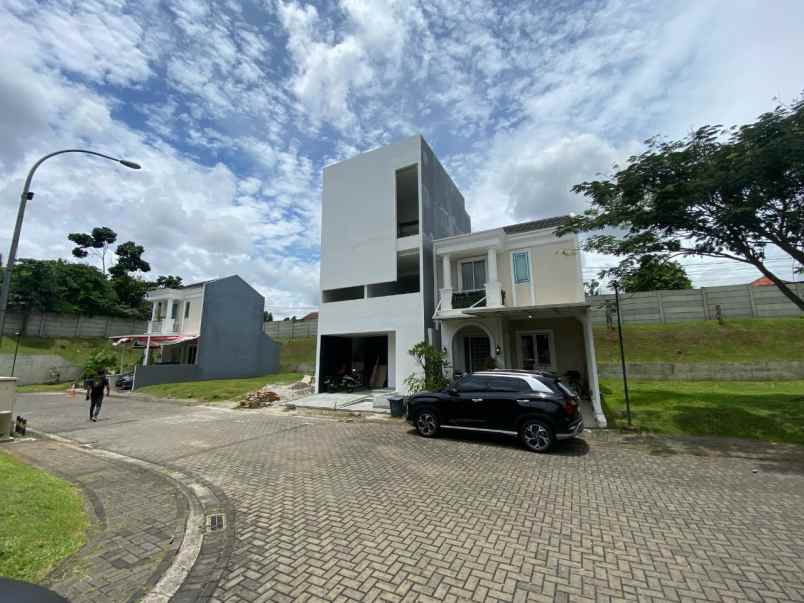 dijual tanah cluster azura vanya park
