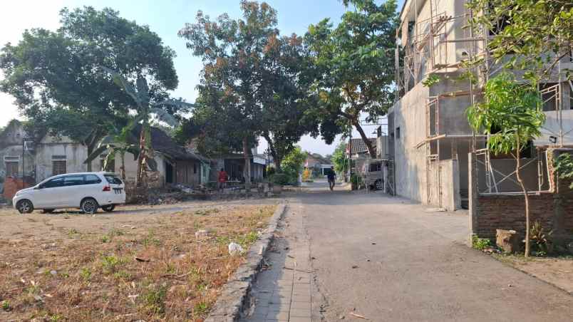 dijual tanah corongan maguwoharjo depok