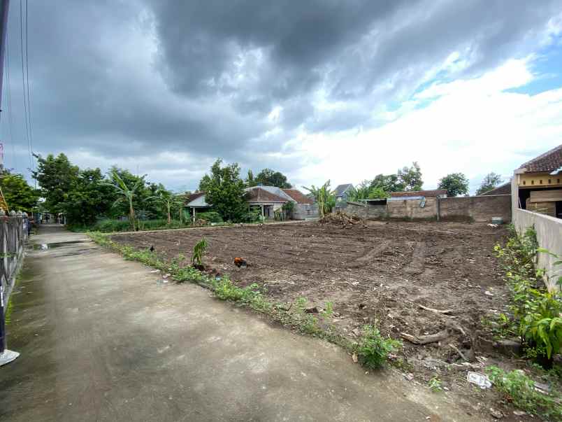 dijual tanah kavling di timur blok o berbah