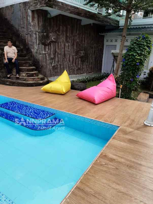 dijual villa bendungan