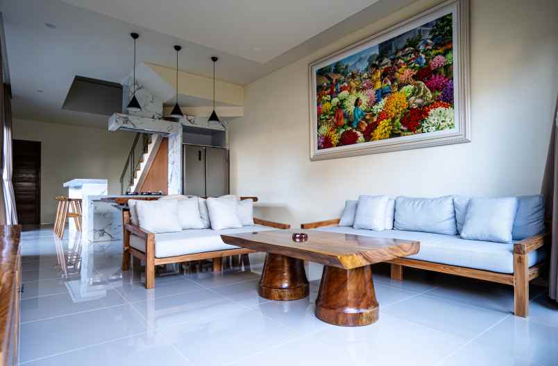 dijual villa jalan raya uluwatu no 77